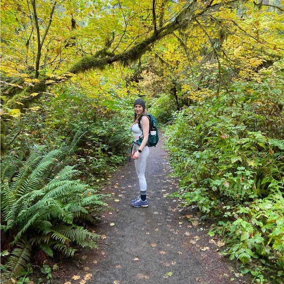 Meet your Posher, Shannon - Picture 2 of 8